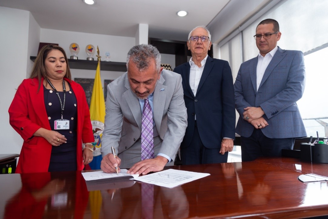 El Ministerio de Salud y Protección Social y el INS firman convenio con VaxThera